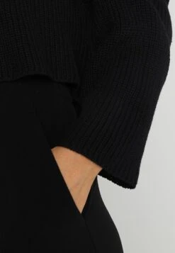 Even&Odd Cropped Jumper - Trui - Black 11 Even&Odd Cropped Jumper - Trui - Black -Even&Odd 10716b29e3fd4dcd813ae28c5b6486e3