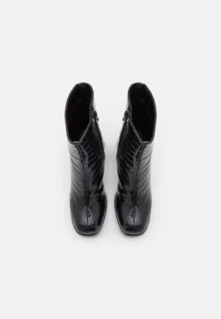 Even&Odd Enkellaarsjes Met Plateauzool - Black -Even&Odd 41bd486511884aed9b83f1596063da85