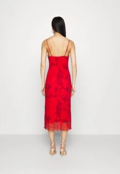 Even&Odd Eo-Ss23-C083-Sj / Strappy All Over Mesh Midi Low V Neck Dress / 302 - Red_917 - Multi-Coloured - Jurk - 302 - Red_917 - Multi-Coloured -Even&Odd 60418e7d2a8943d881dceebfc821baac