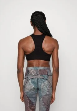 Sport-Bh Met Medium Support - Black -Even&Odd 795894f94d8c42af86d6fae6993c0692