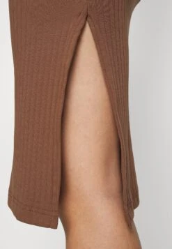 Pencil Skirt With Slit - Kokerrok - Brown -Even&Odd 954f7981835e476381a28023a09b166b