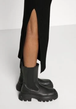 Column Maxi Dress- Maxi-Jurk - Black 13 Column Maxi Dress- Maxi-Jurk - Black -Even&Odd a42f54eefa904390a221757780e71146