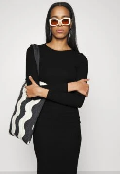 Column Maxi Dress- Maxi-Jurk - Black 11 Column Maxi Dress- Maxi-Jurk - Black -Even&Odd b6114e0c98fb4ff099cad26146603379