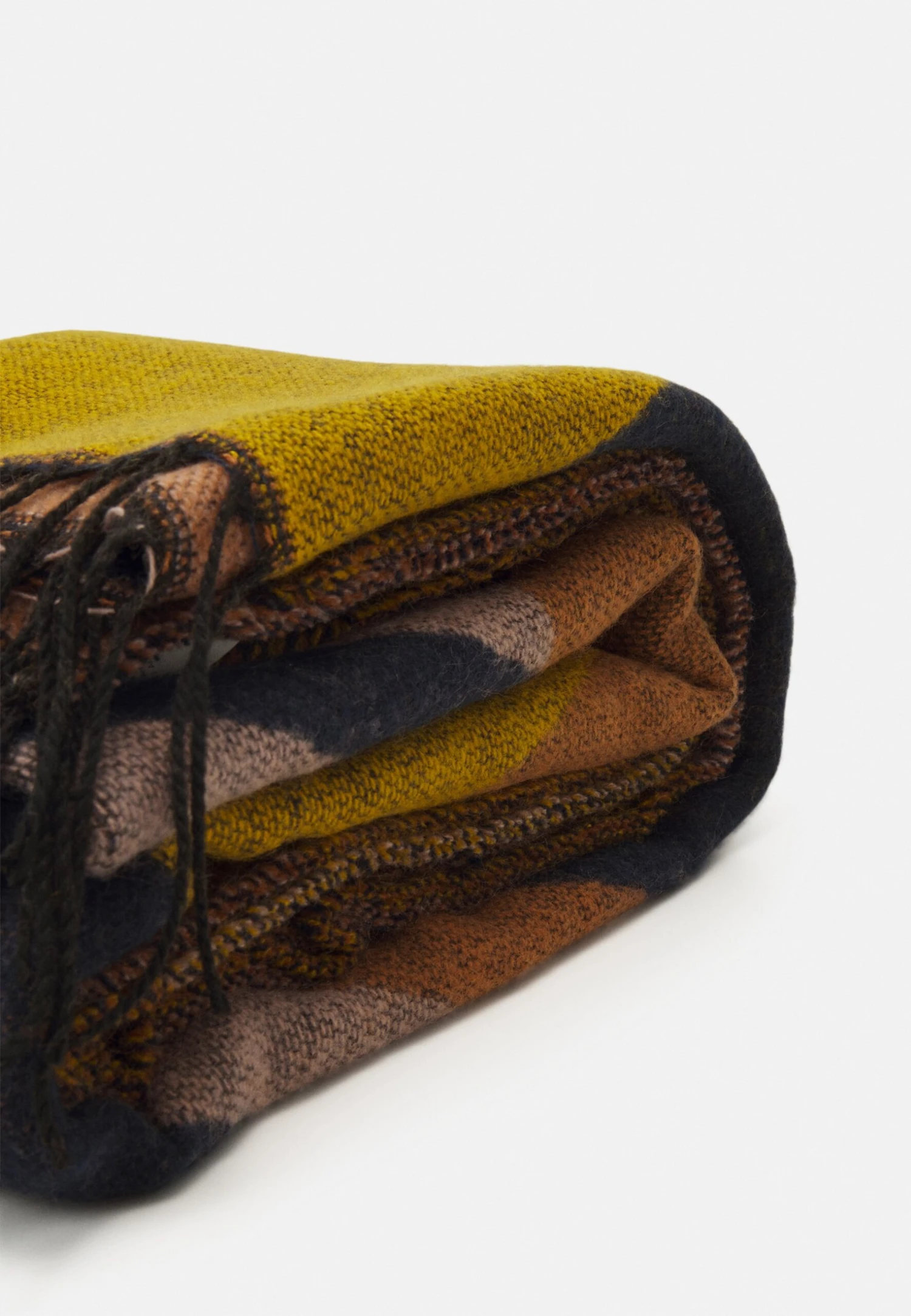 Even&Odd Sjaal - Mustard Yellow/Orange 2 Even&Odd Sjaal - Mustard Yellow/Orange - Afbeelding 2