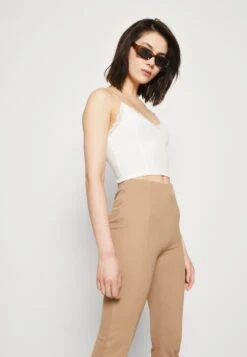 Even&Odd Top - Off-White -Even&Odd ffe709c5da8c42458aacc2f4918bc538